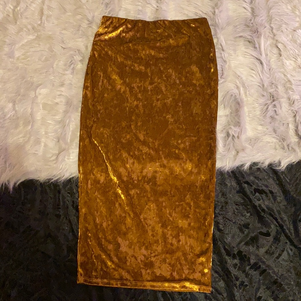 Gold pencil skirt